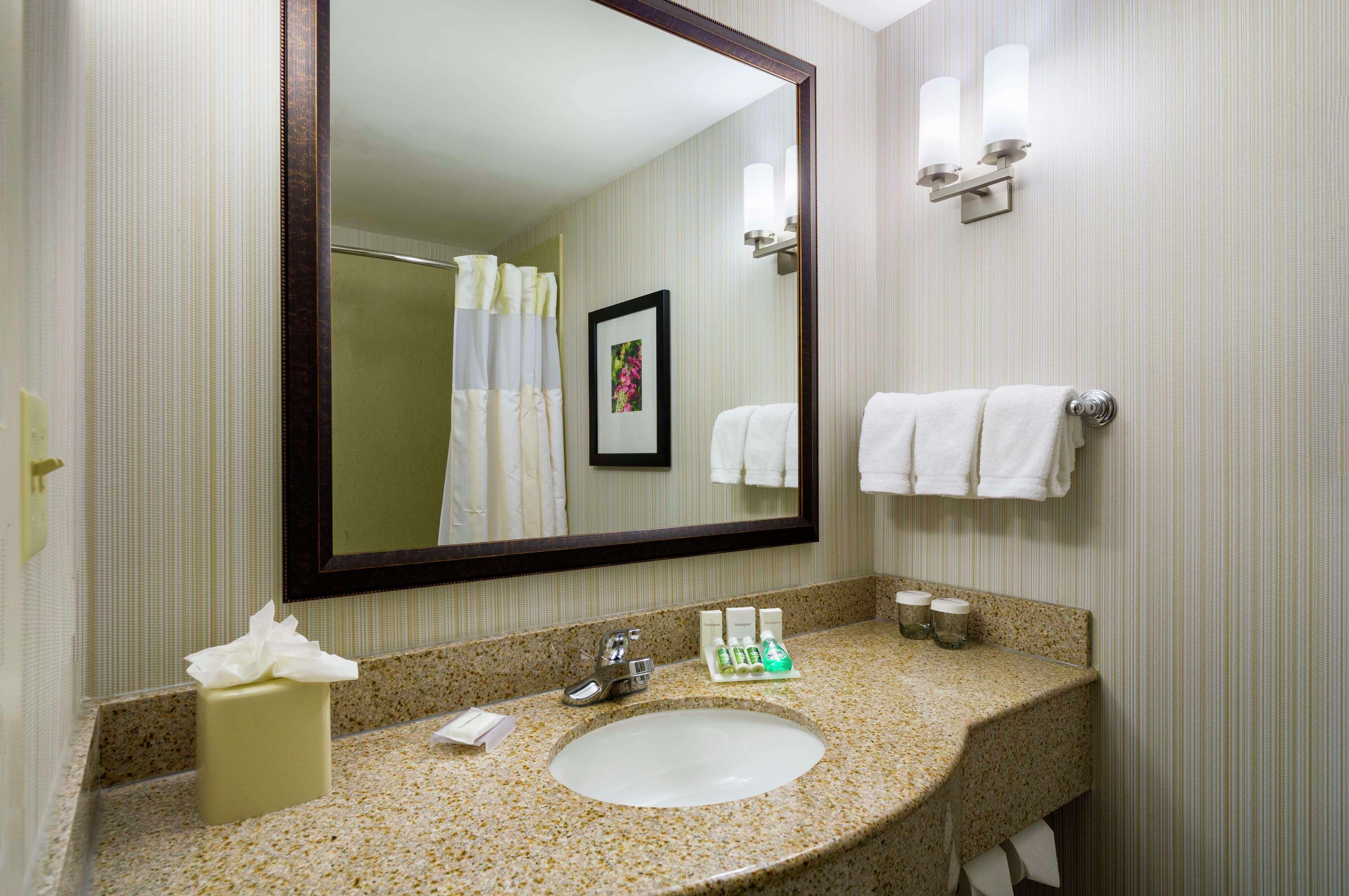 Hilton Garden Inn Edison/Raritan Center Ngoại thất bức ảnh
