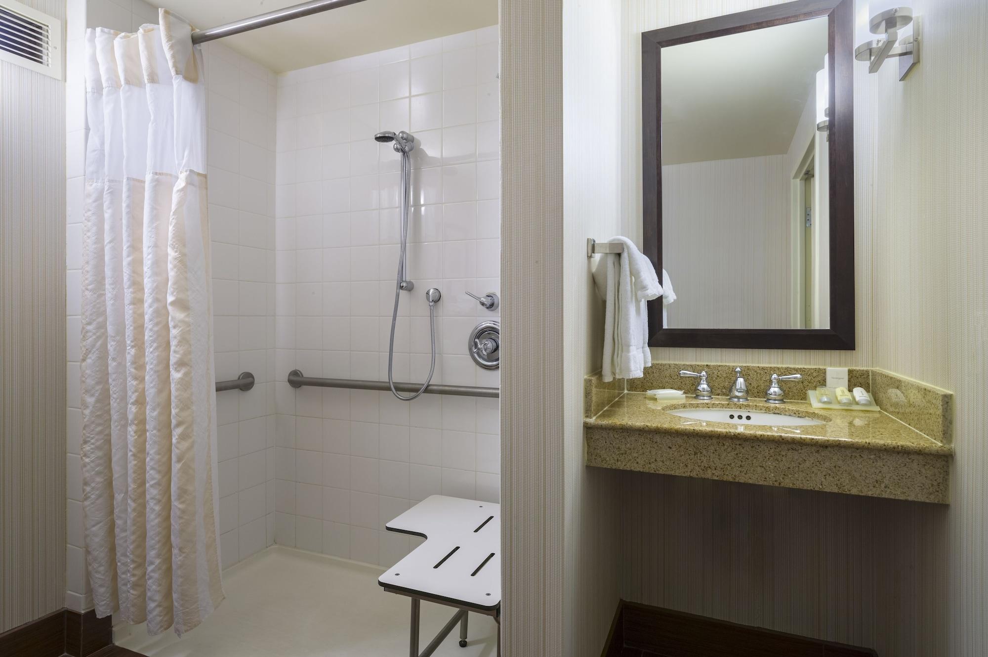 Hilton Garden Inn Edison/Raritan Center Ngoại thất bức ảnh