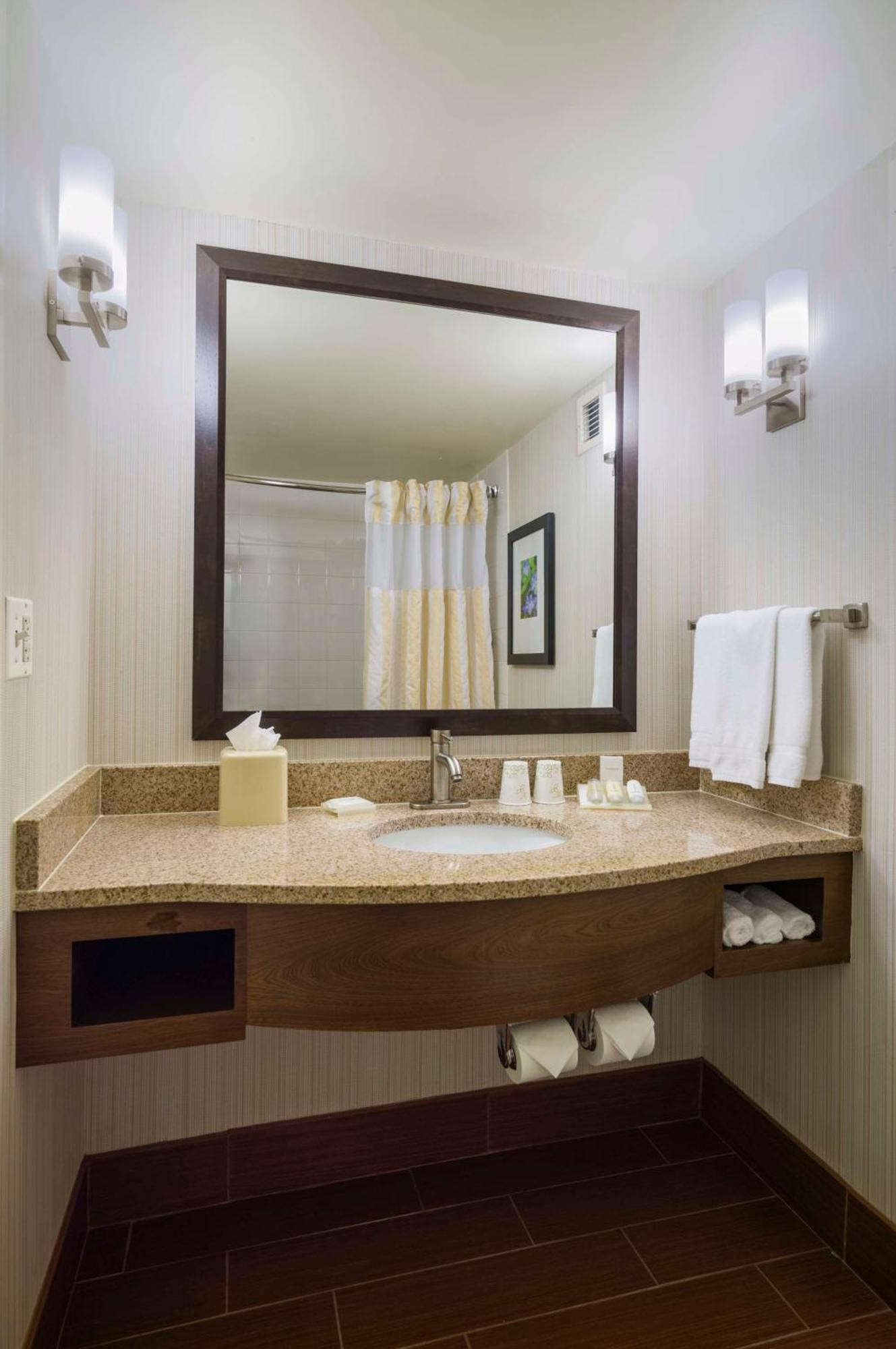 Hilton Garden Inn Edison/Raritan Center Ngoại thất bức ảnh